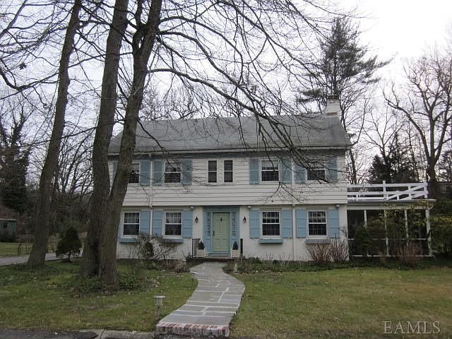 1st image of 31 Hemlock Dr