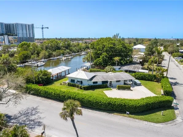 2180 Harbor LN, NAPLES, FL 34104