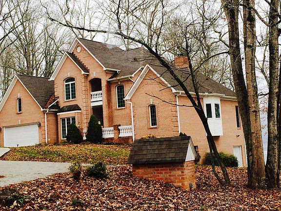 3rd image of 191 Tanglewood Ln