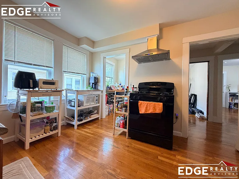 10 Greymere Rd — Photo 3