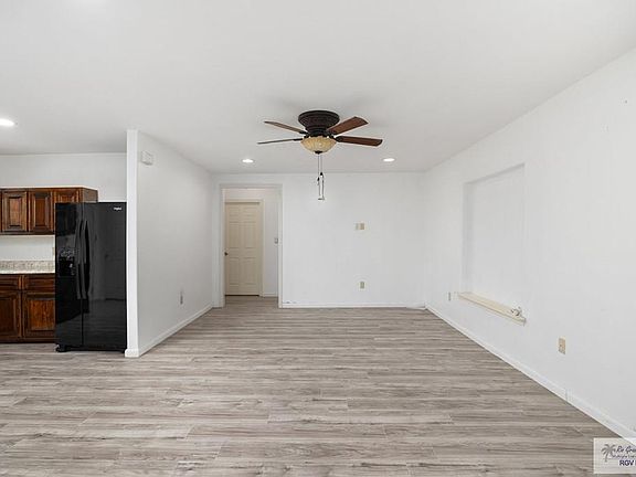 4th image of 1021 Greenway St