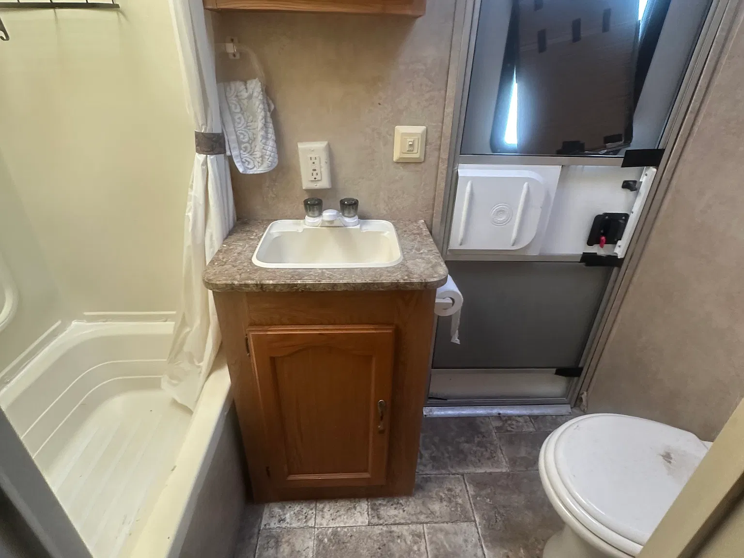 2 bed, $950 — Photo 3