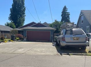 1010 N 1st St, Woodburn, OR 97071