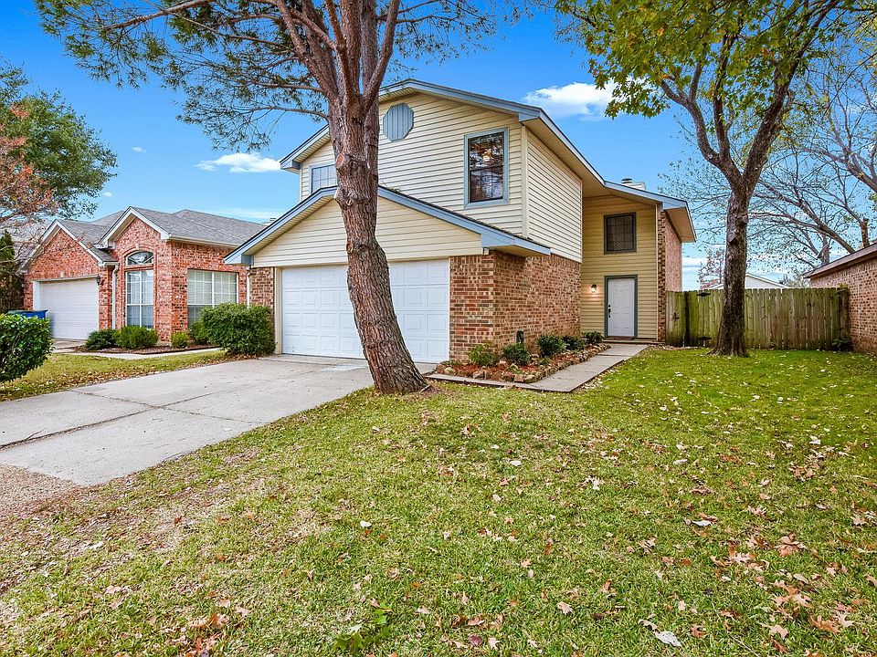 1st image of 916 Azalia Dr