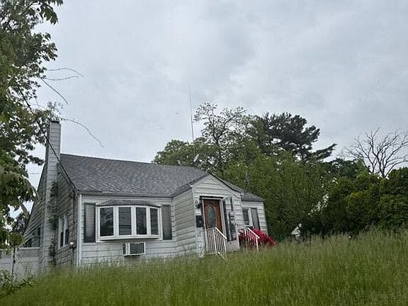 3rd image of 12 Old Post Rd