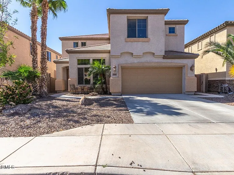 2741 W Redwood Ln — Photo 1