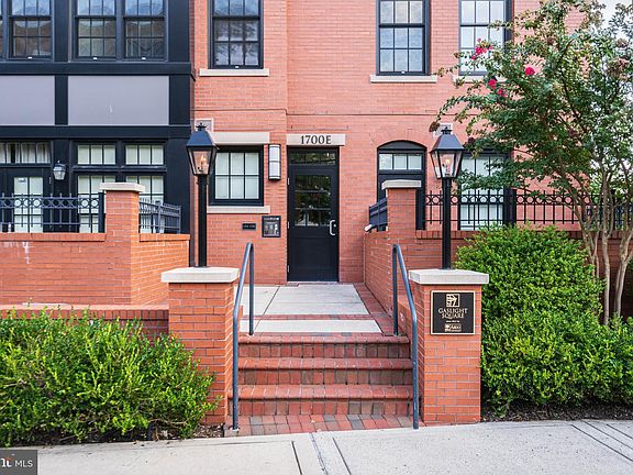 2nd image of 1700 Clarendon Blvd #153