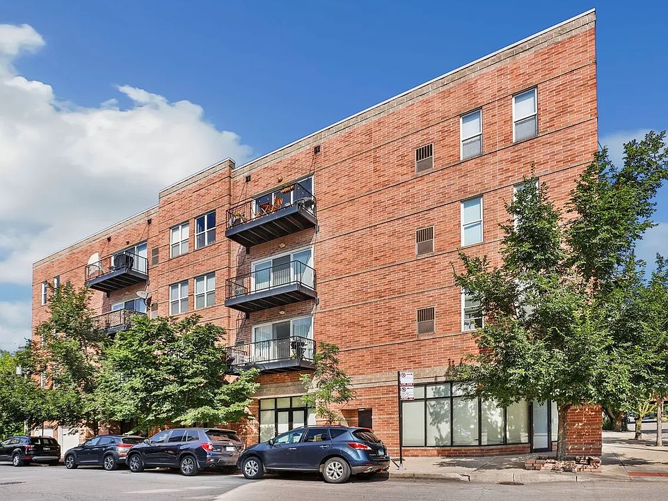 1st image of 647 N Green St APT 207