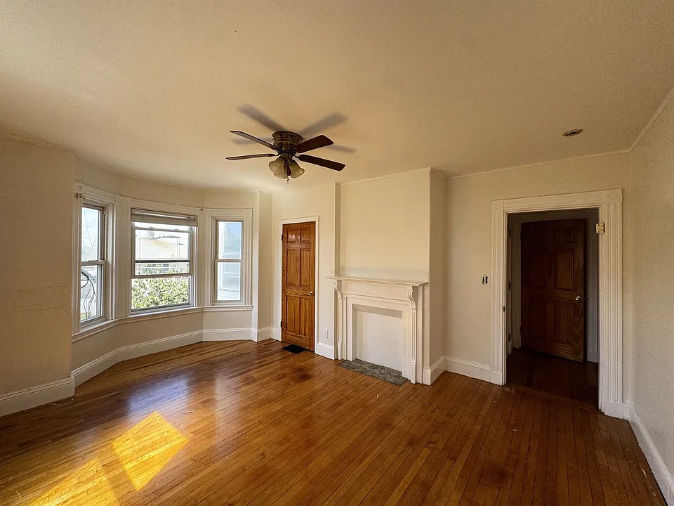 34 Hume Ave #2