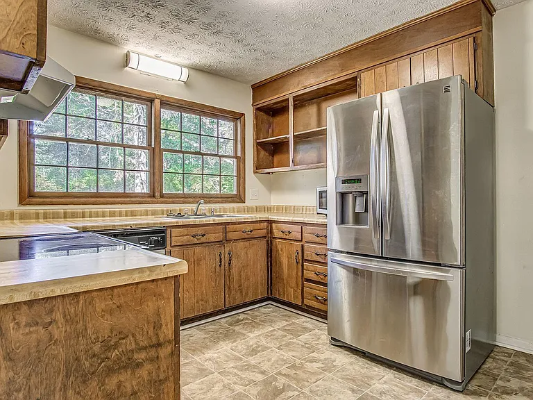 150 Arthur Cir — Photo 1