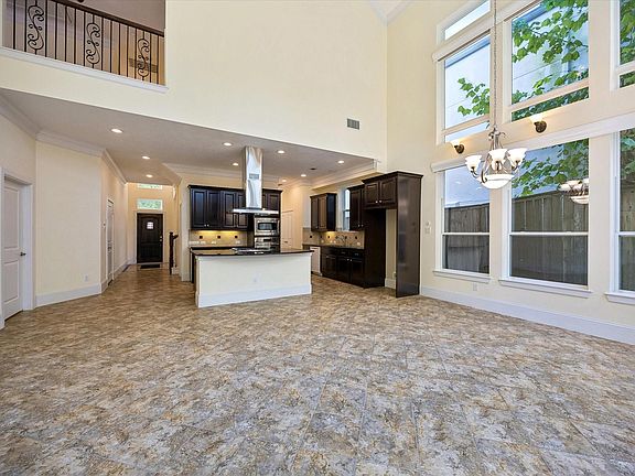 5th image of 6008 Community Dr