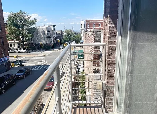 Rented by Corcoran | media 21