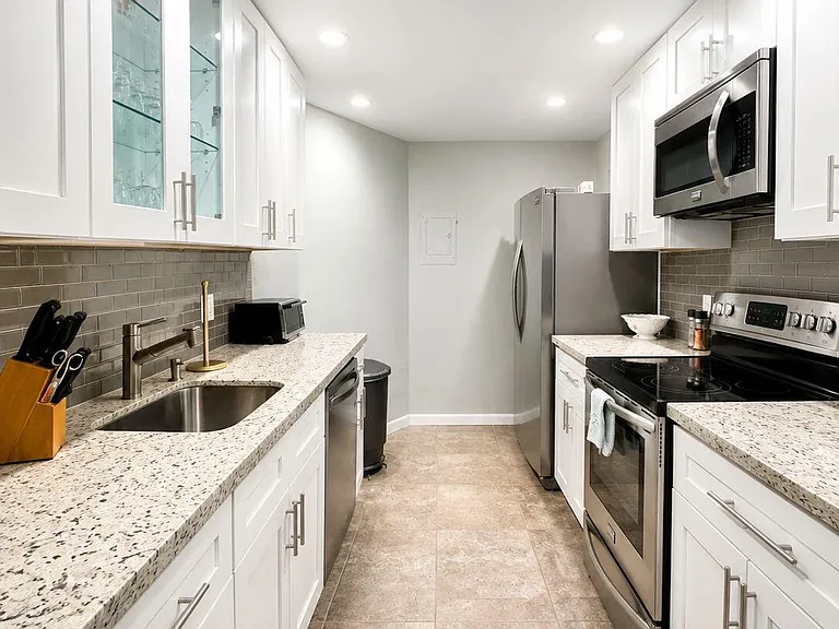 1200 Hibiscus Ave #806 — Photo 4