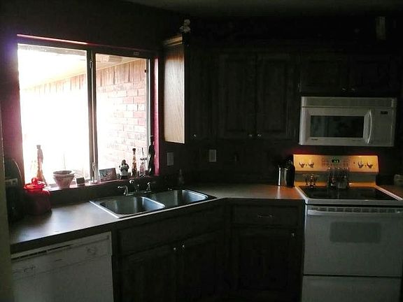 3rd image of 4405 SW Mesquite Dr