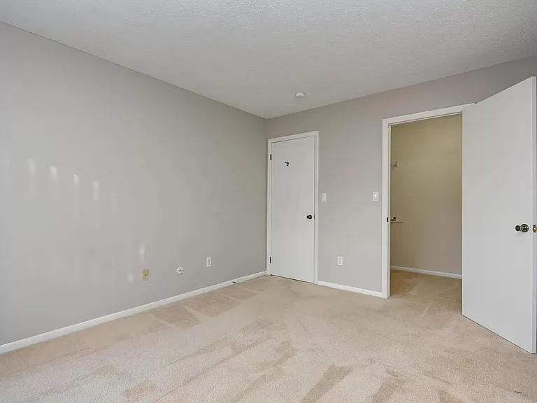 2245 Hedgerow Rd #D — Photo 8