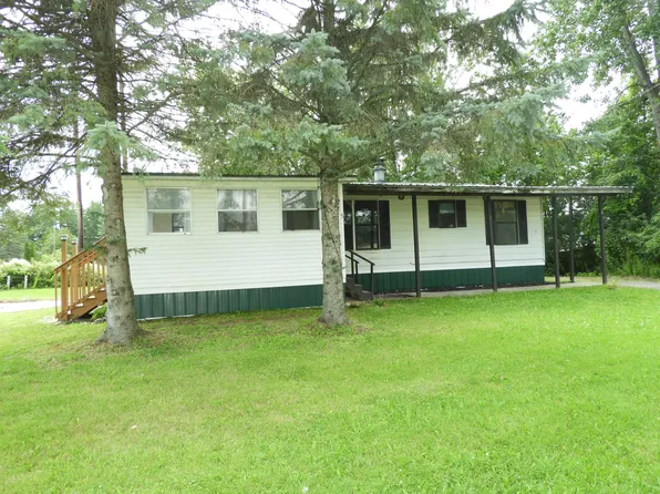 5 Pepper Ridge Dr, Plattsburgh, NY 12901