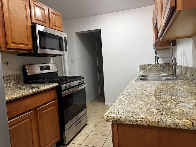 4 bed, 1227 sqft, $1,800 — Photo 4