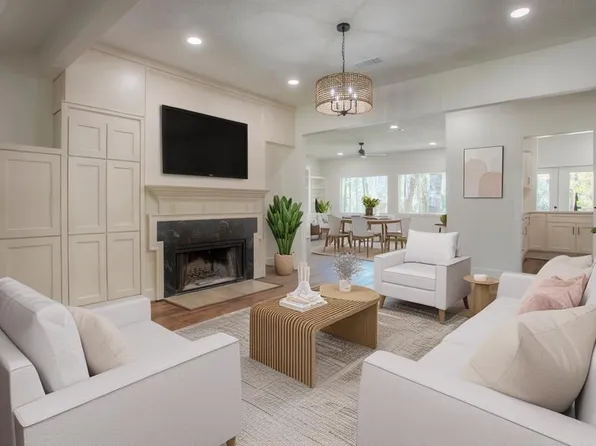 83 Dahlia Rd, Huntsville, TX 77320