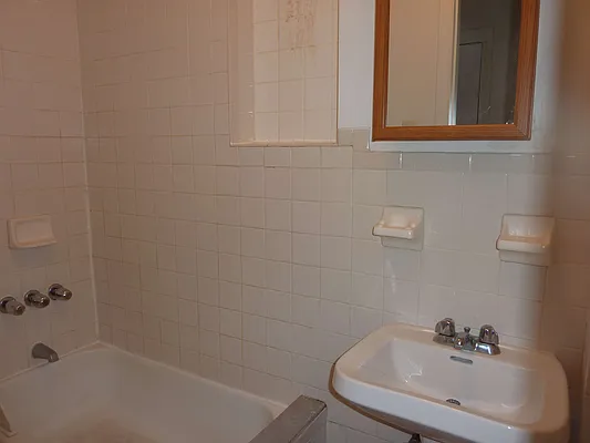 Rented by HH Realty | media 37