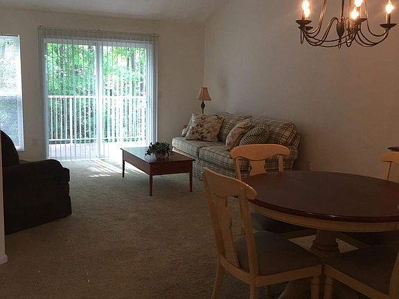 2nd image of 9925 Edgewood Ln #8-D