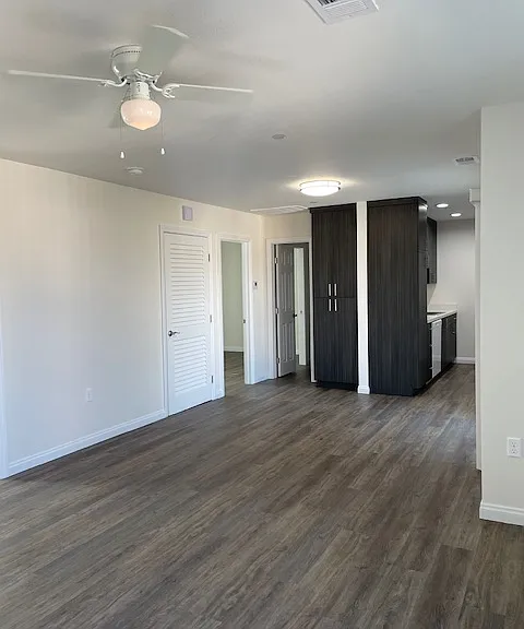 51 Oaklawn Ave #2 — Photo 6