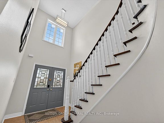 4th image of 6 White Cres