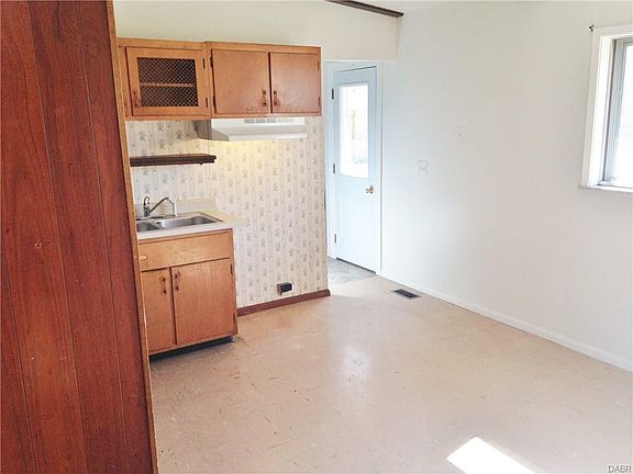 5th image of 835 Styer Dr
