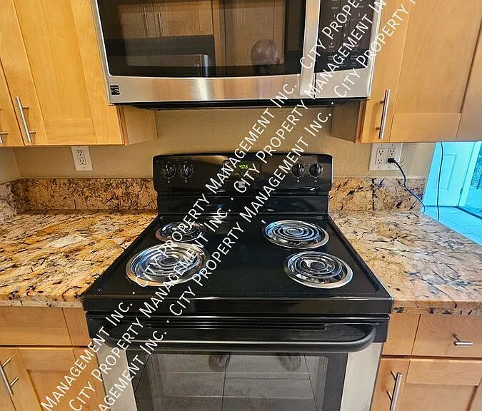 1645 Fern St #C — Photo 8