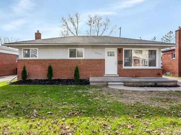 23214 Playview St, Saint Clair Shores, MI 48082