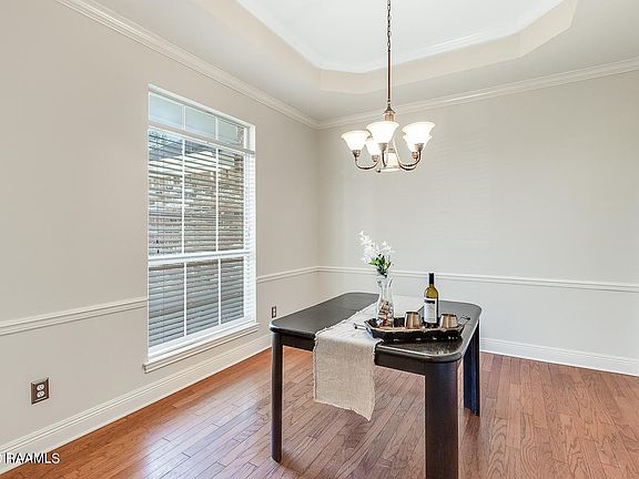 4th image of 408 Crest Cir