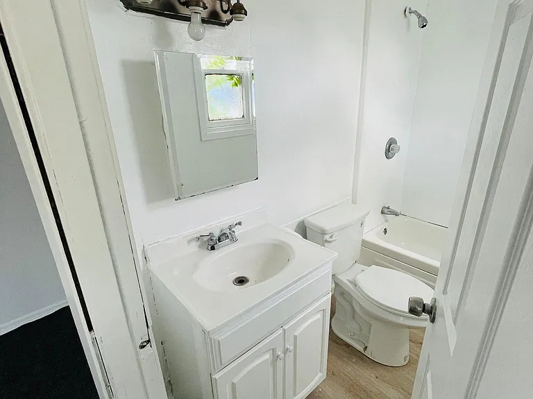 327 Hampshire St #1 — Photo 5