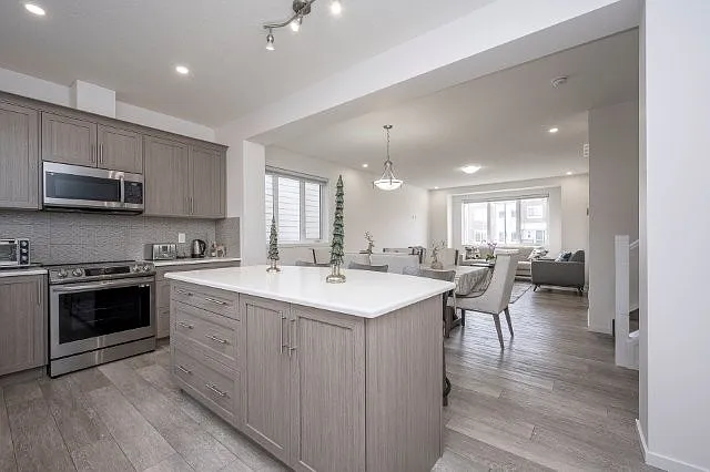 368 Yorkville Ave SW — Photo 30