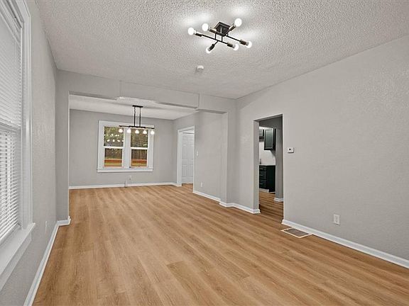 5th image of 1007 S Crisp Ave