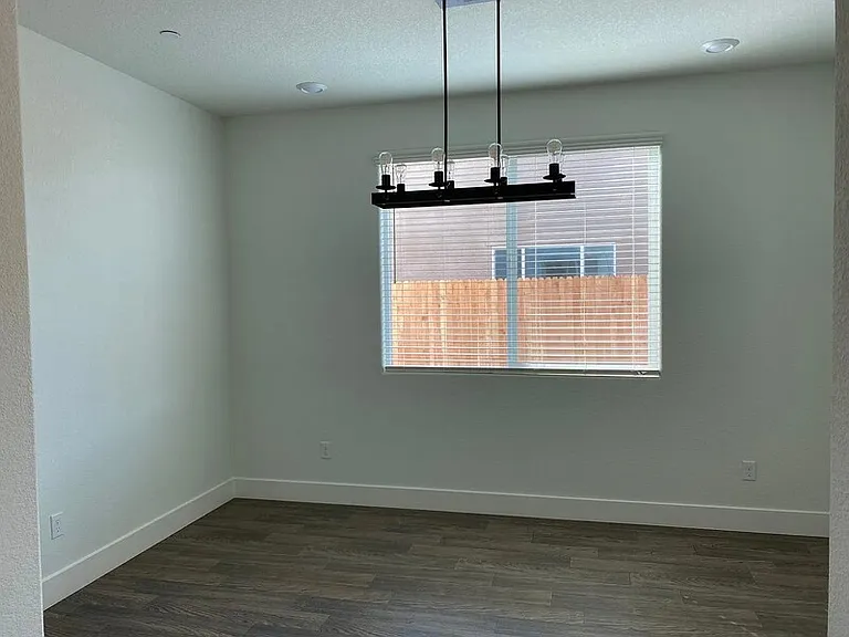 2454 Fidalgo Way — Photo 5