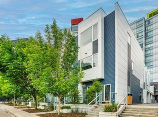 20 NE Brentwood Cmn NW #207, Calgary, AB T2L 2L7