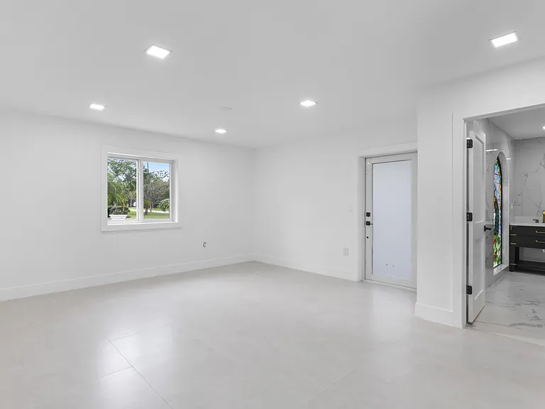 131 Toledo Way NE — Photo 13
