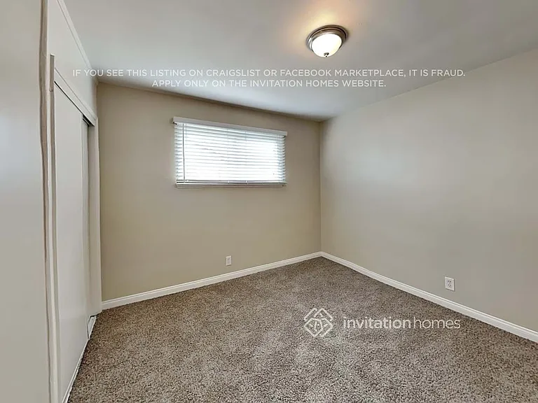 18601 Victory Blvd — Photo 17