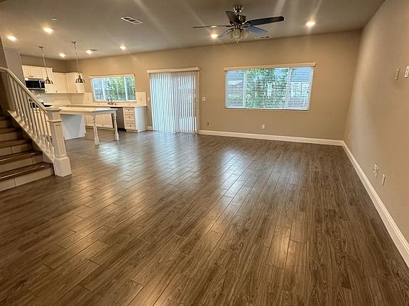 4th image of 2124 Las Rosas Ave