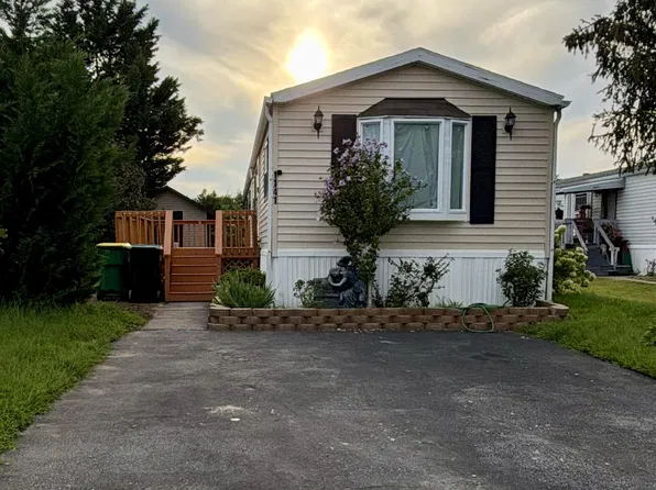 1141 Donna Marie Loop, Bear, DE 19701