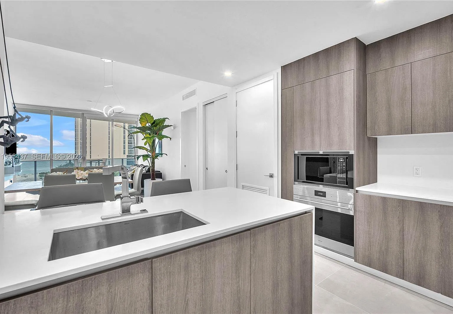 2 bed, 2.5 bath, 1361 sqft, $7,450 — Photo 3