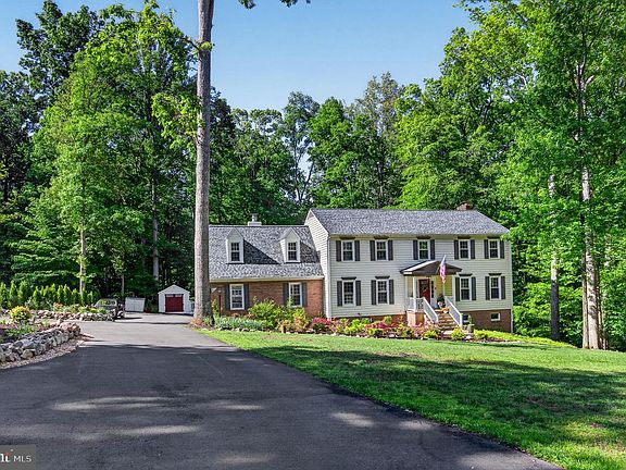 2nd image of 10424 Hampton Rd