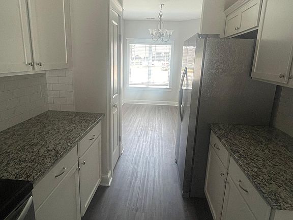 4th image of 1819 Fox Den Way #3