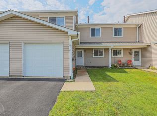 472 Esselen Ct, Carol Stream, IL 60188