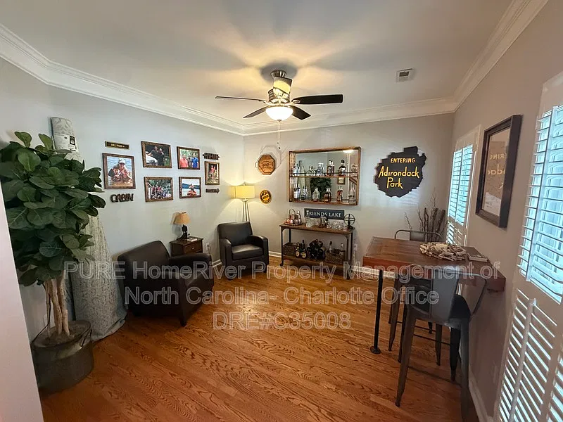 4 bed, 2.5 bath, 2296 sqft, $3,300 — Photo 3