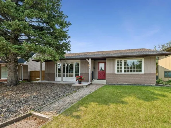 856 NE Lake Twintree Cres SE, Calgary, AB T2J 2W3