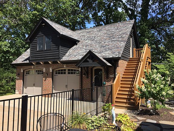 Garage w/ Finished 2nd Level