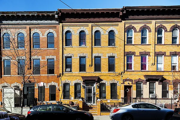 Rented by Brooklyn Group | media 7