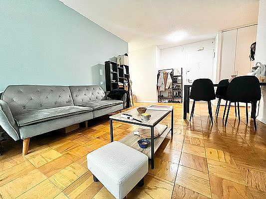 1st image of 230 W 55th St APT 3C
