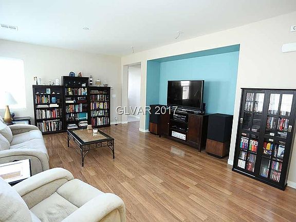3rd image of 9157 Domina Royal St