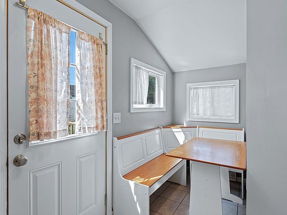 5th image of 3020 James Ave S #1